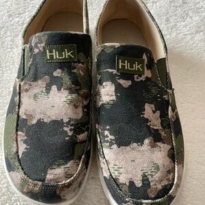 Huk Camouflage Slip-On Shoes Size 9